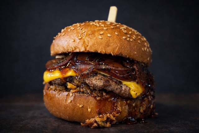 Signature Cheeseburger Lieferung Kindsbach